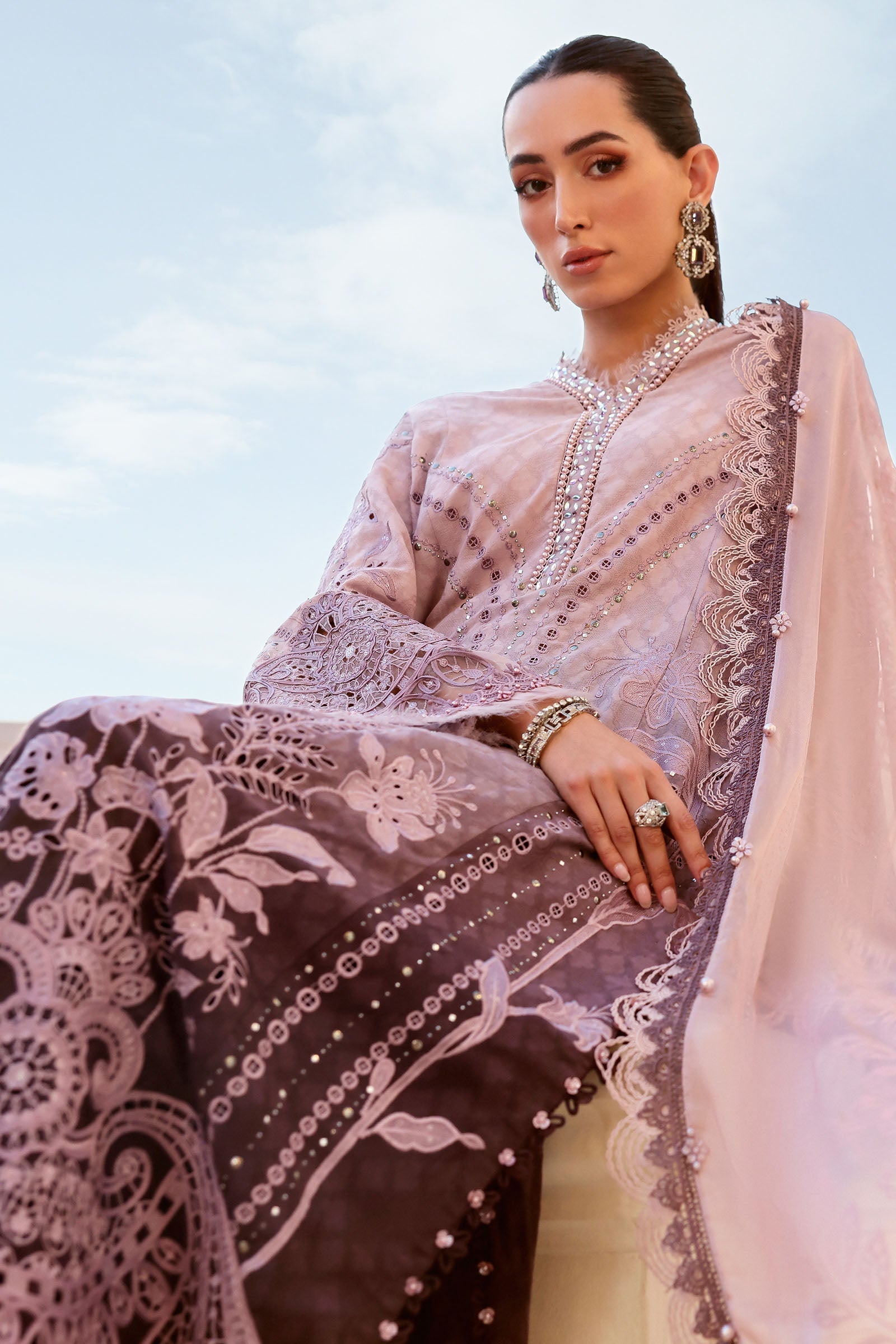 Maria B | Lawn 26 | D-2601-B