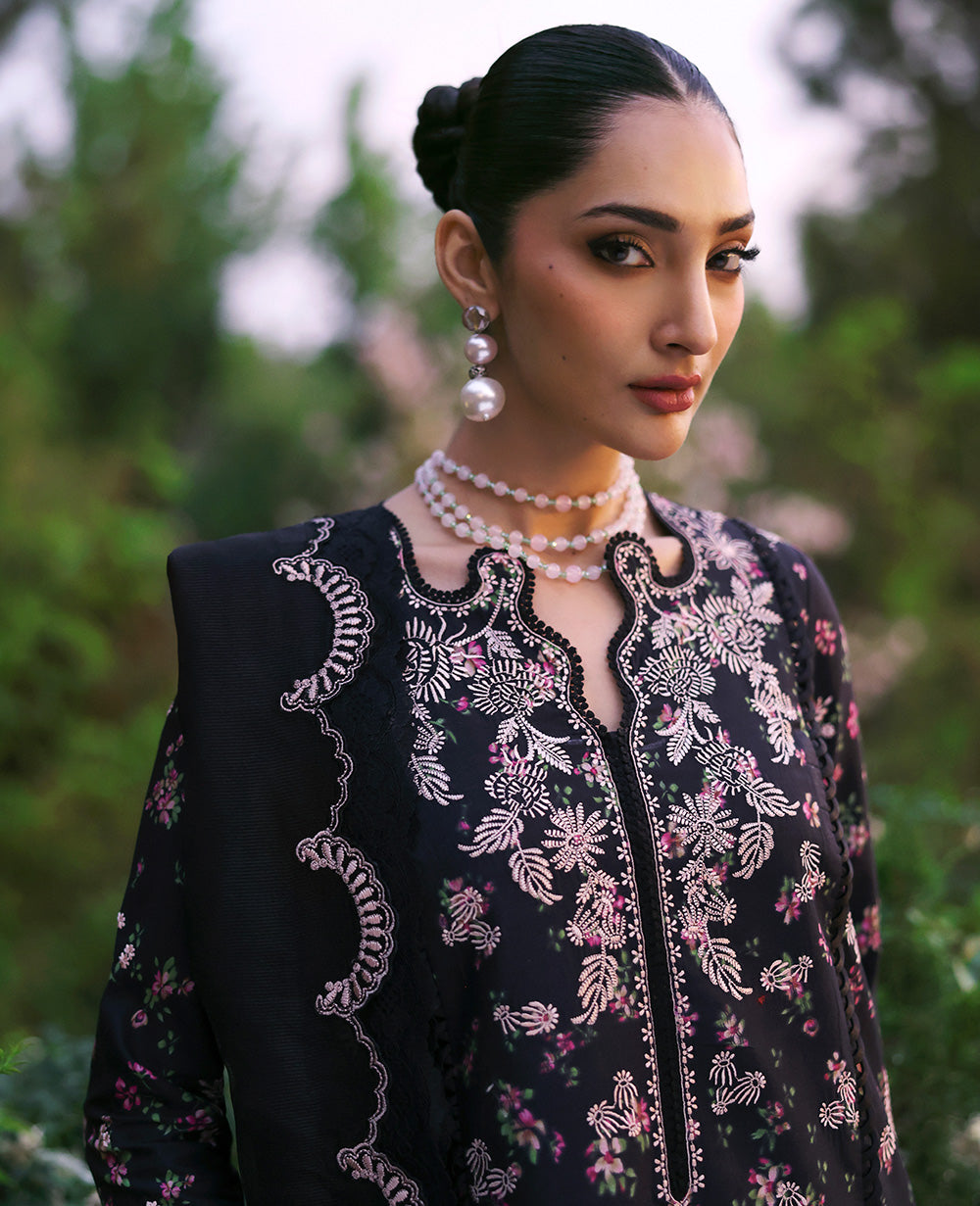 Republic Womenswear | Talia Luxury Lawn 25 | D2-A - Aria