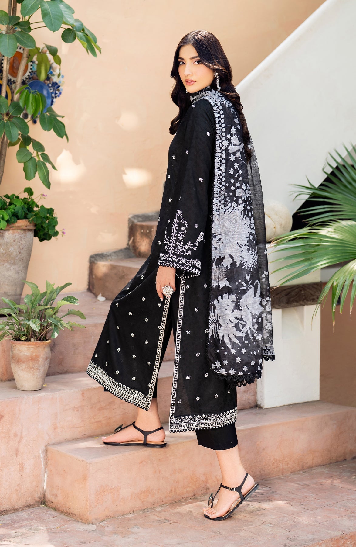 Zarif | Nura Textured Lawn 25 | MILHA
