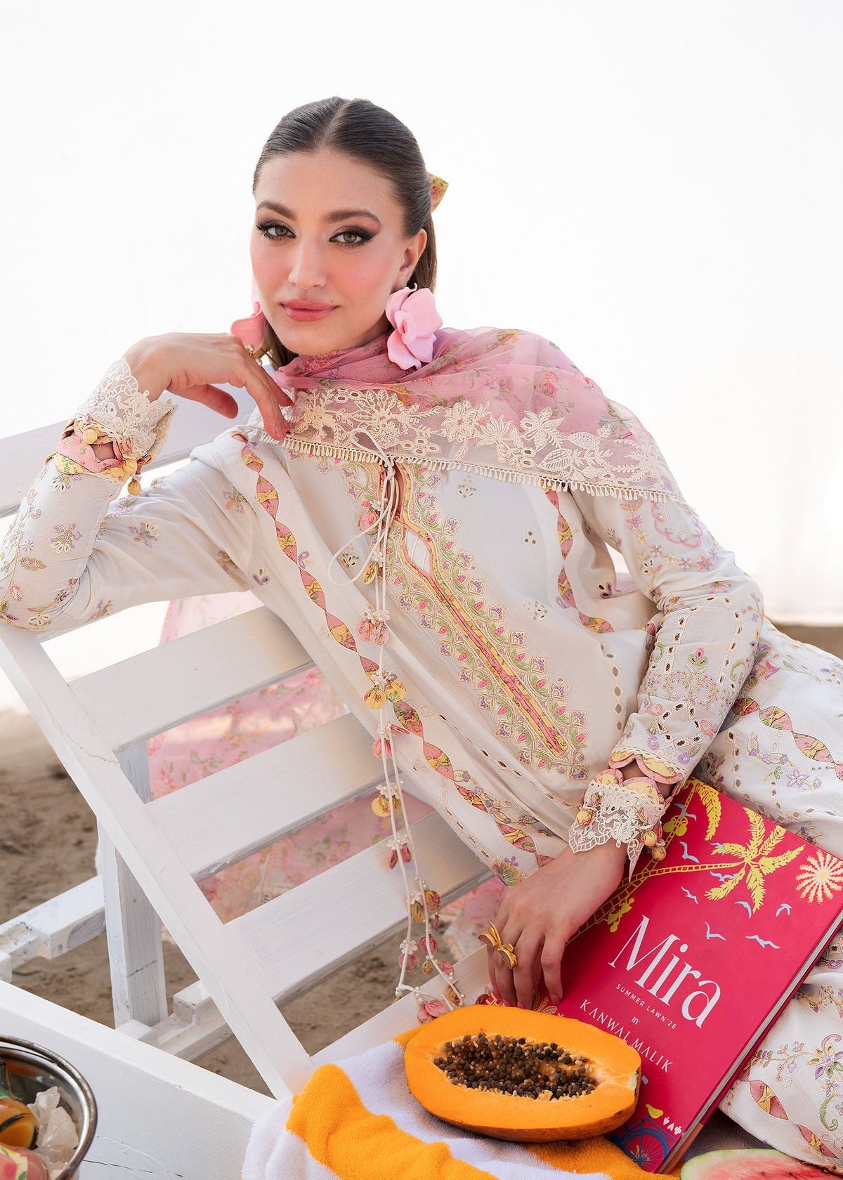 Kanwal Malik | Mira Summer Lawn 26 | Luna