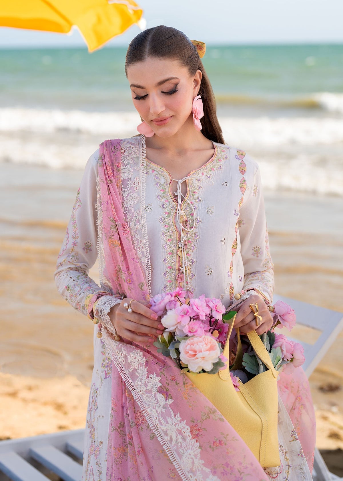 Kanwal Malik | Mira Summer Lawn 26 | Luna