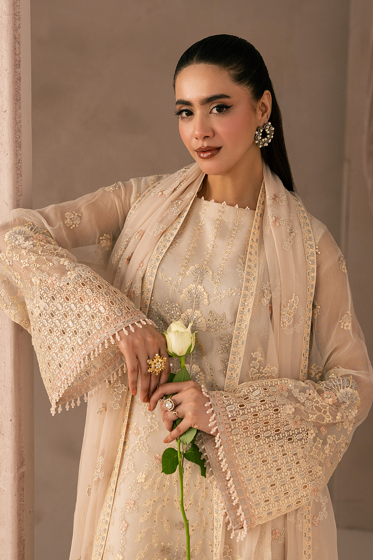 Lavish Premium | Izhare Muhabbat | White Rose