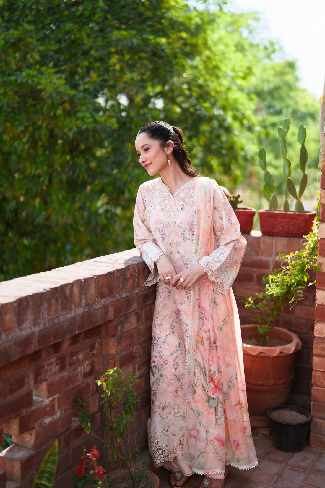 Neeshay | Summer Lines | PEACHLINE