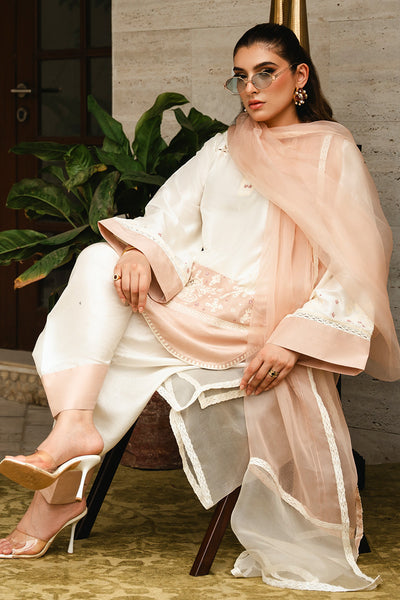 Amna Arshad | Kiki Luxury Pret | Meeray