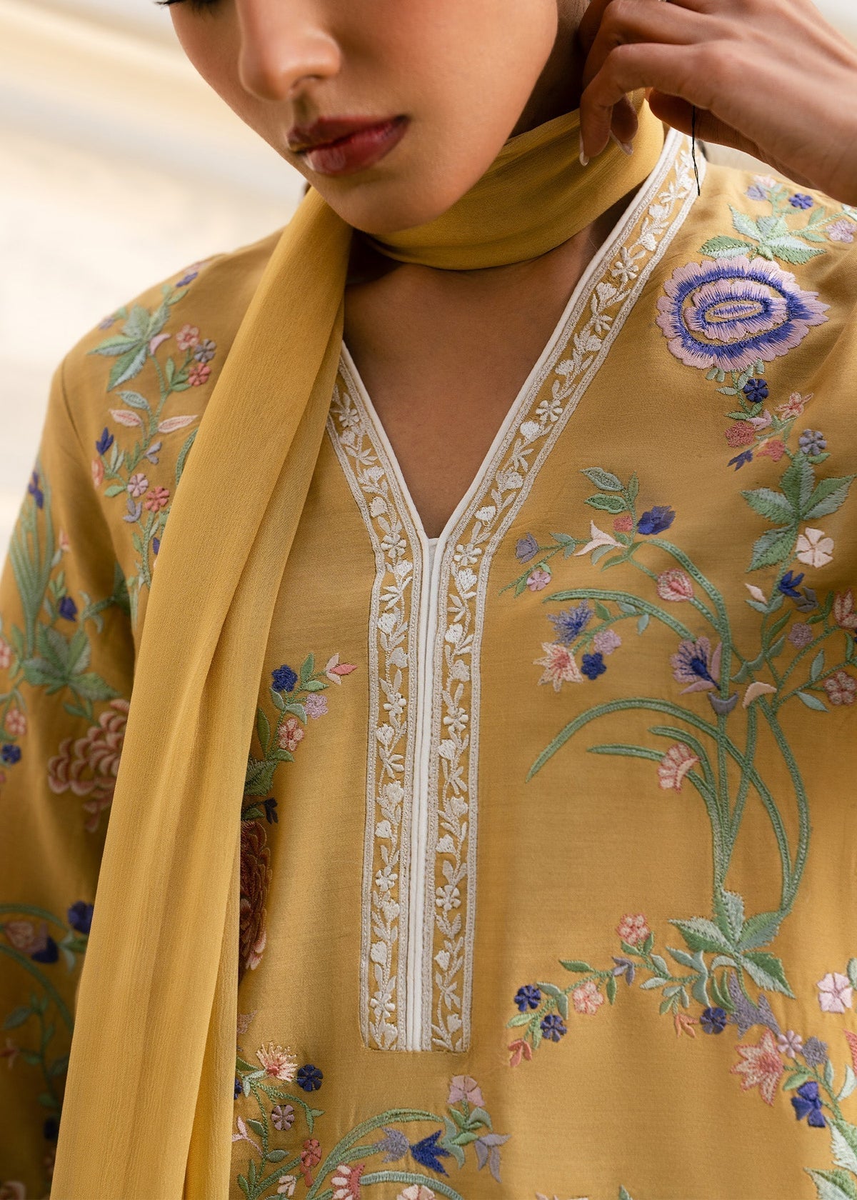 Mahgul | Ambi Bagh Silk Edit | Zarnish
