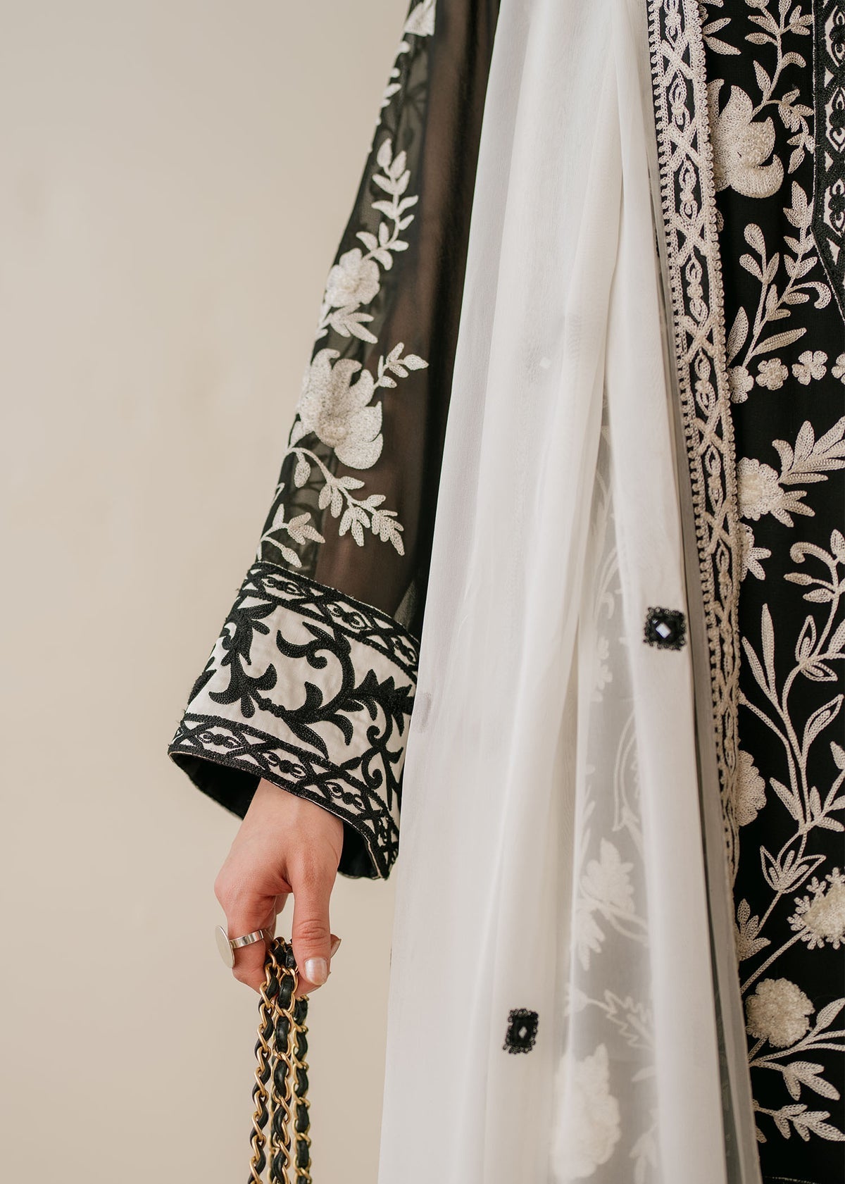 Mahgul | Samara Pret | Onyx Jewel