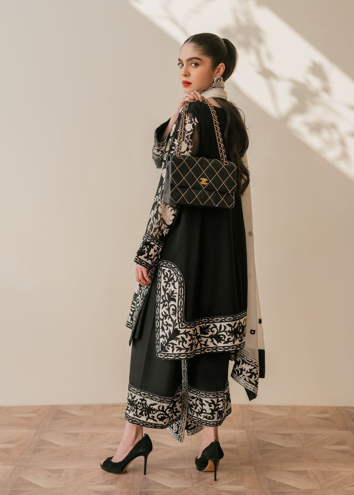 Mahgul | Samara Pret | Onyx Jewel