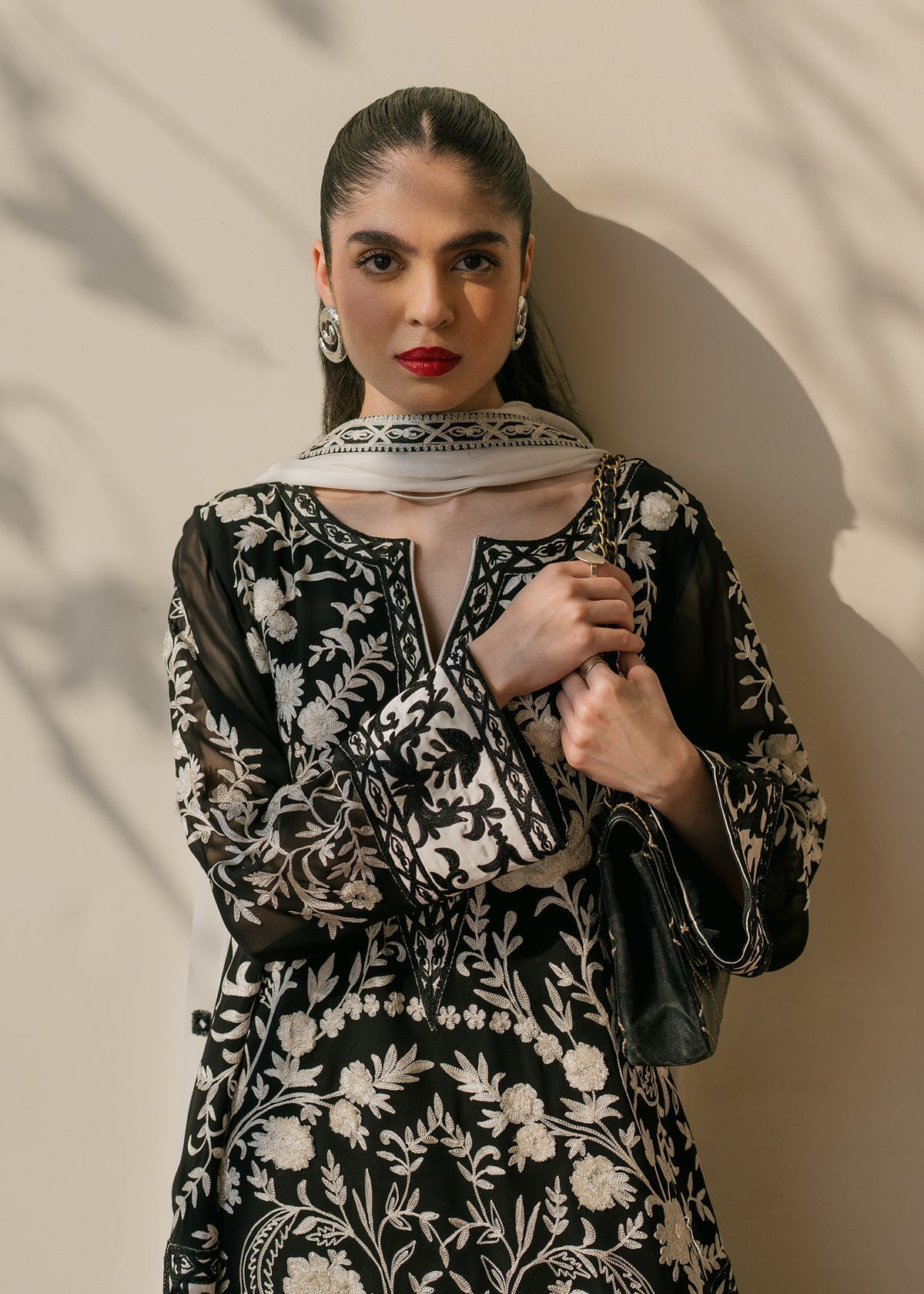 Mahgul | Samara Pret | Onyx Jewel