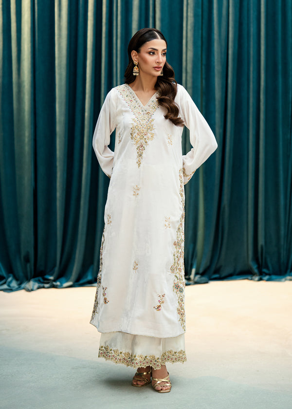 Umsha | Velvet Code | Imperial Ivory