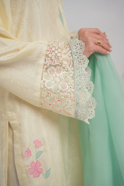 Amna Arshad | Laleh Festive | Izara