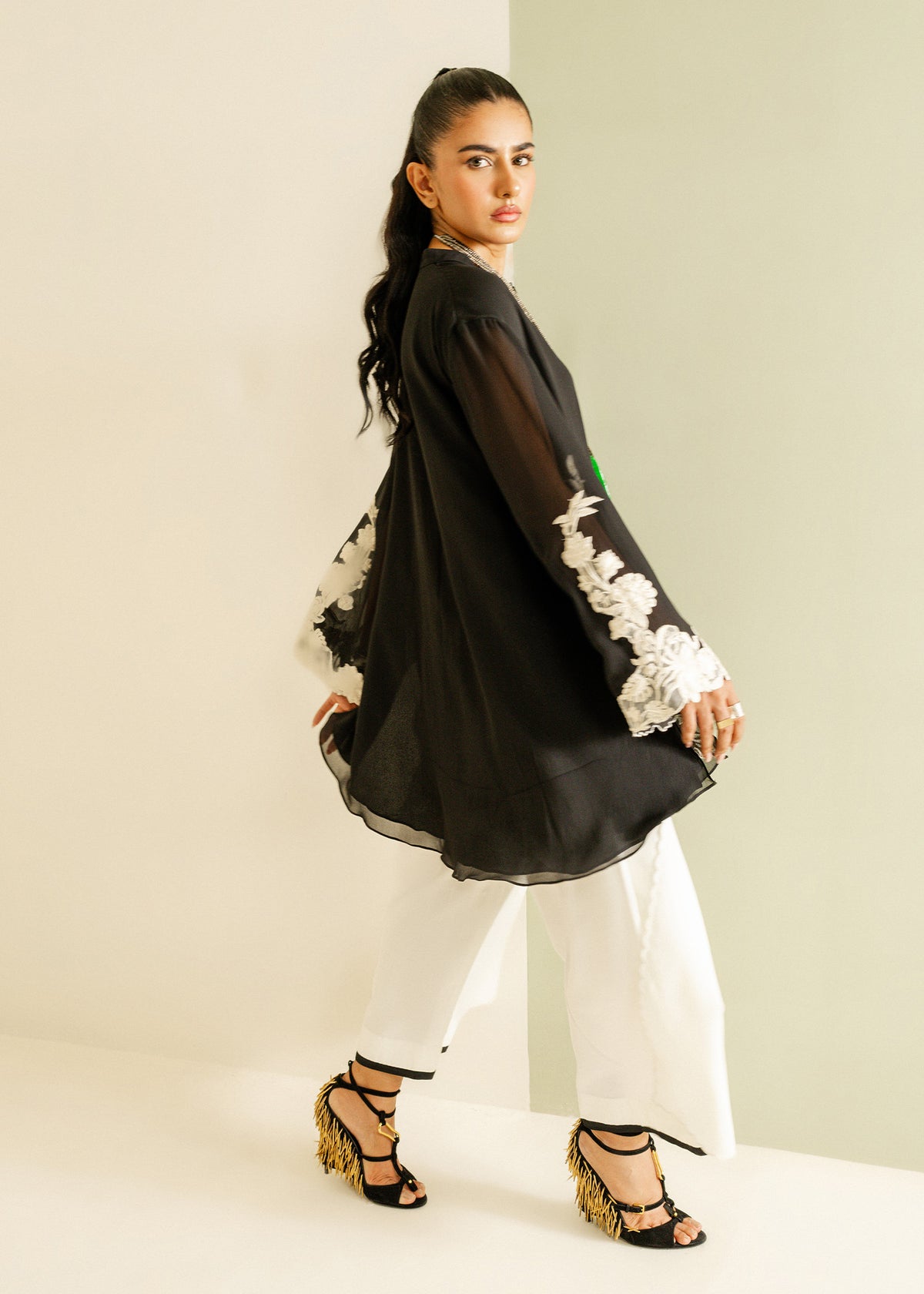 Mahgul | Ayanas Garden | Monochrome Flow