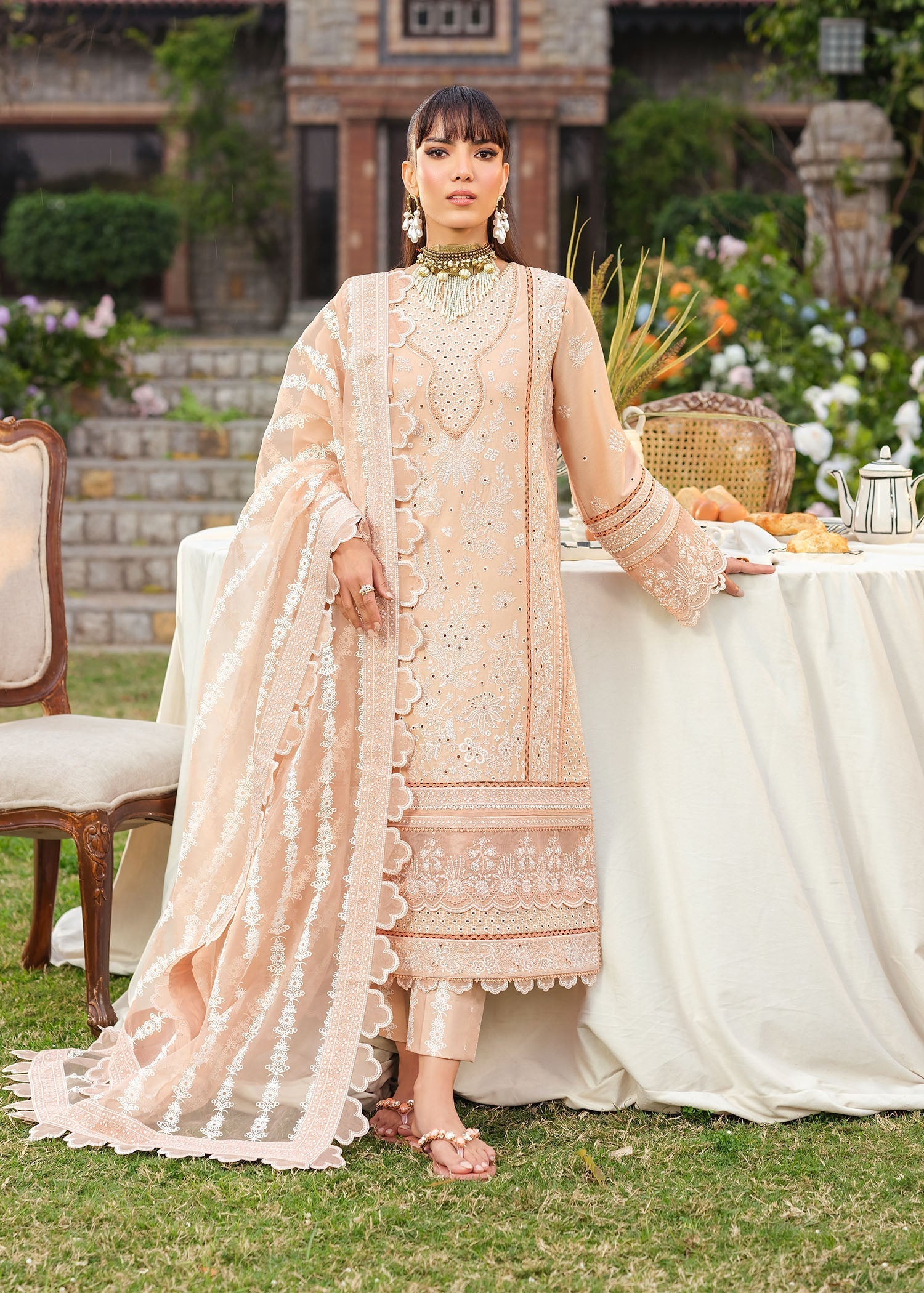 Zarizaa | Echelon Lawn | LUMITON