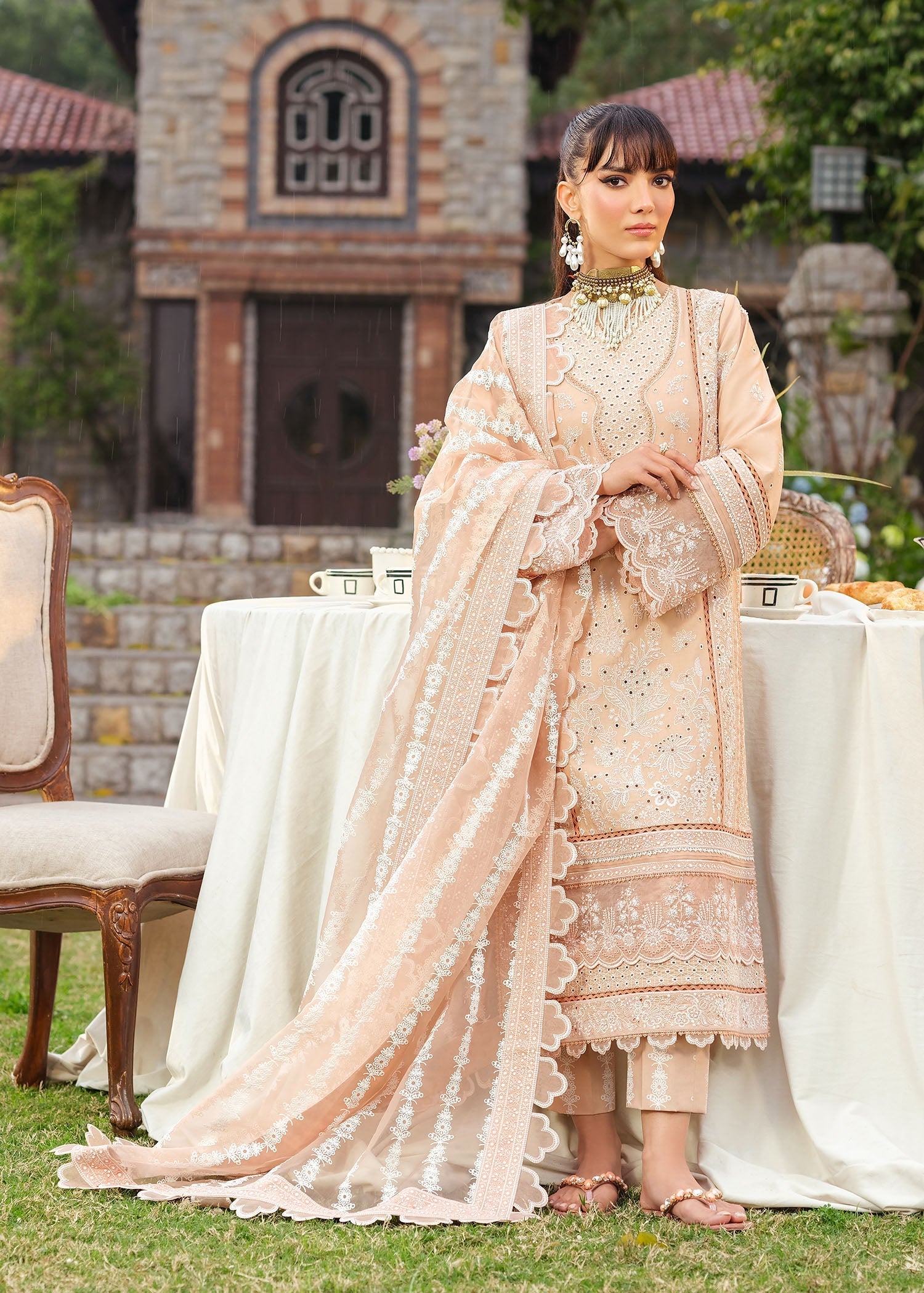 Zarizaa | Echelon Lawn | LUMITON