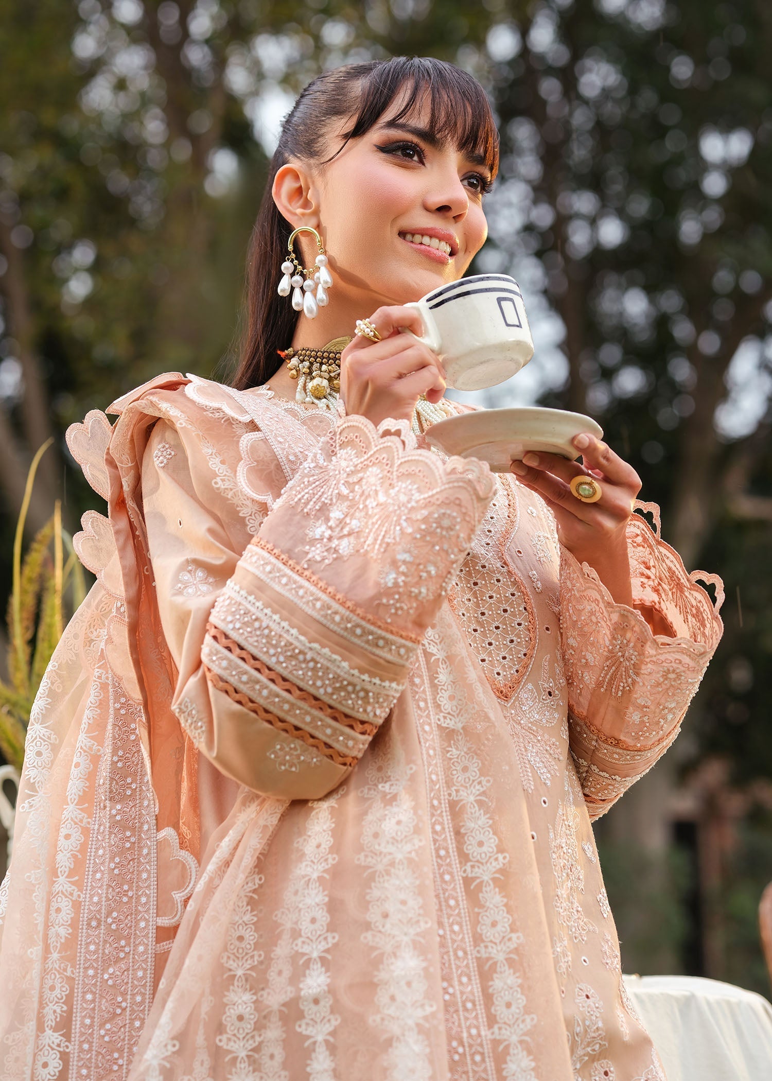 Zarizaa | Echelon Lawn | LUMITON