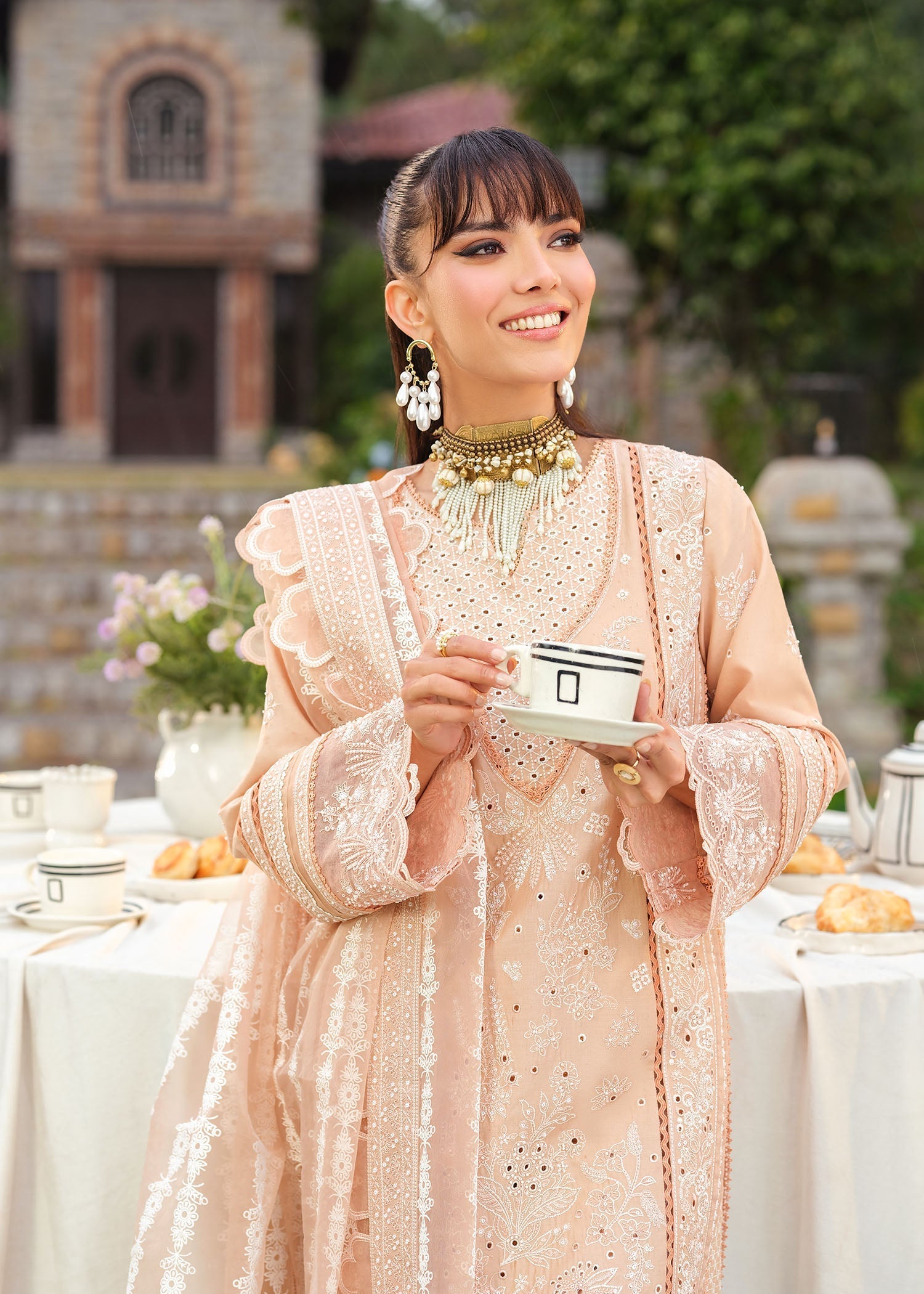 Zarizaa | Echelon Lawn | LUMITON