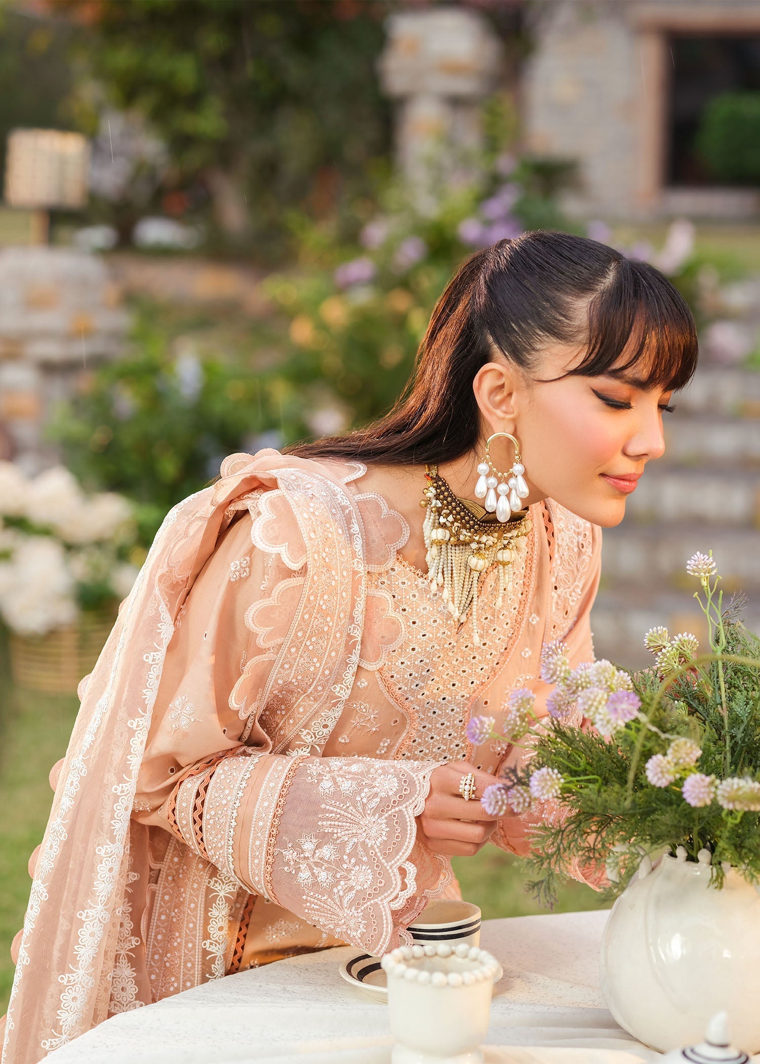 Zarizaa | Echelon Lawn | LUMITON