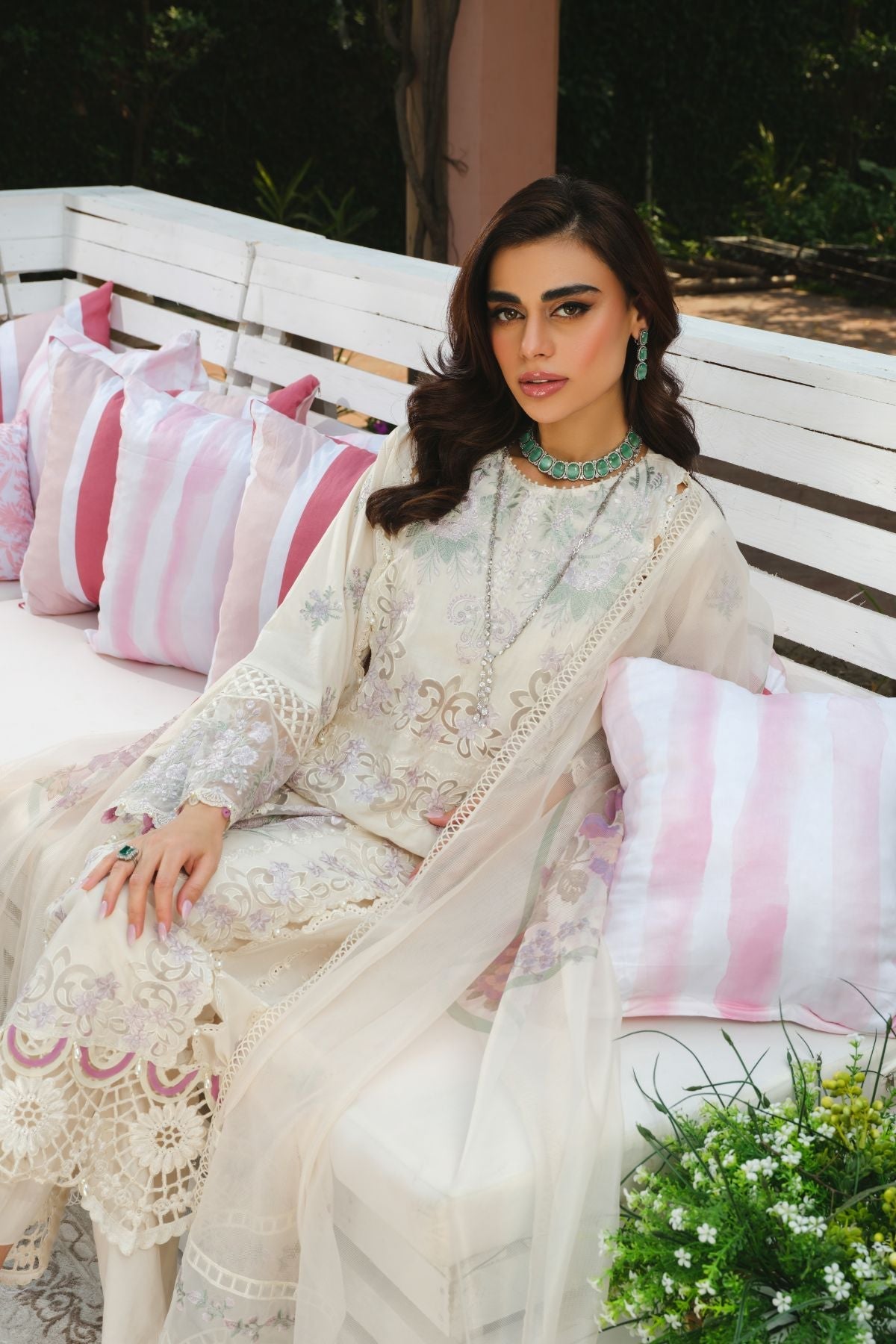 Paras by Pasha | La Gardenia | PR3: Daisy Dreams