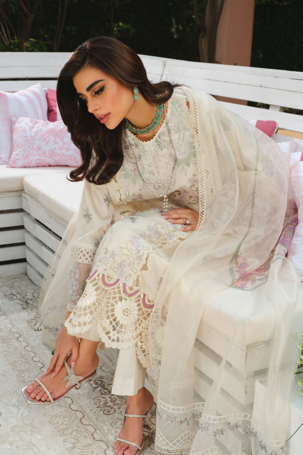 Paras by Pasha | La Gardenia | PR3: Daisy Dreams