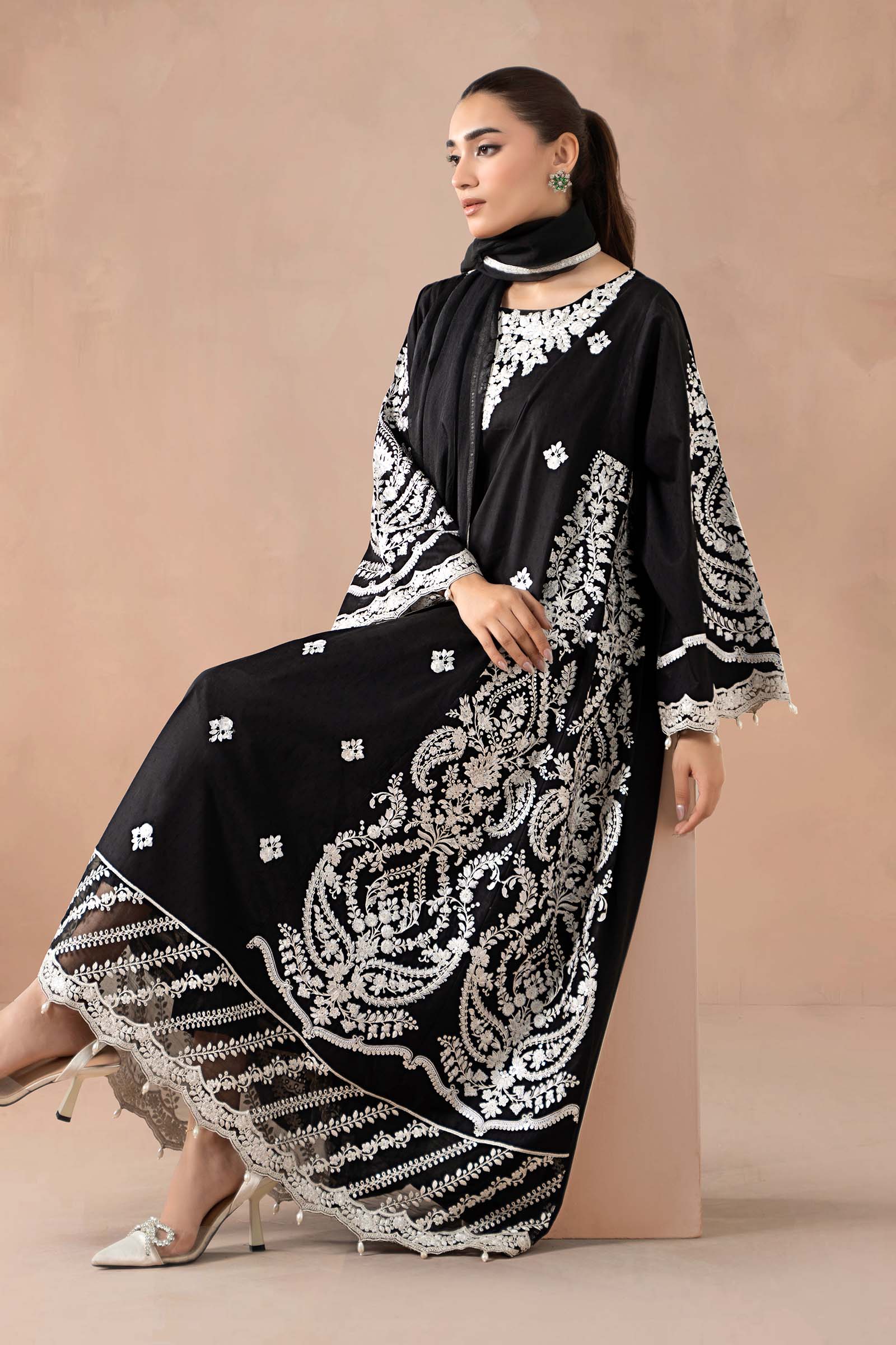 Maria B | Luxury Winter Pret 25 | DW-MN24-04R1-Black