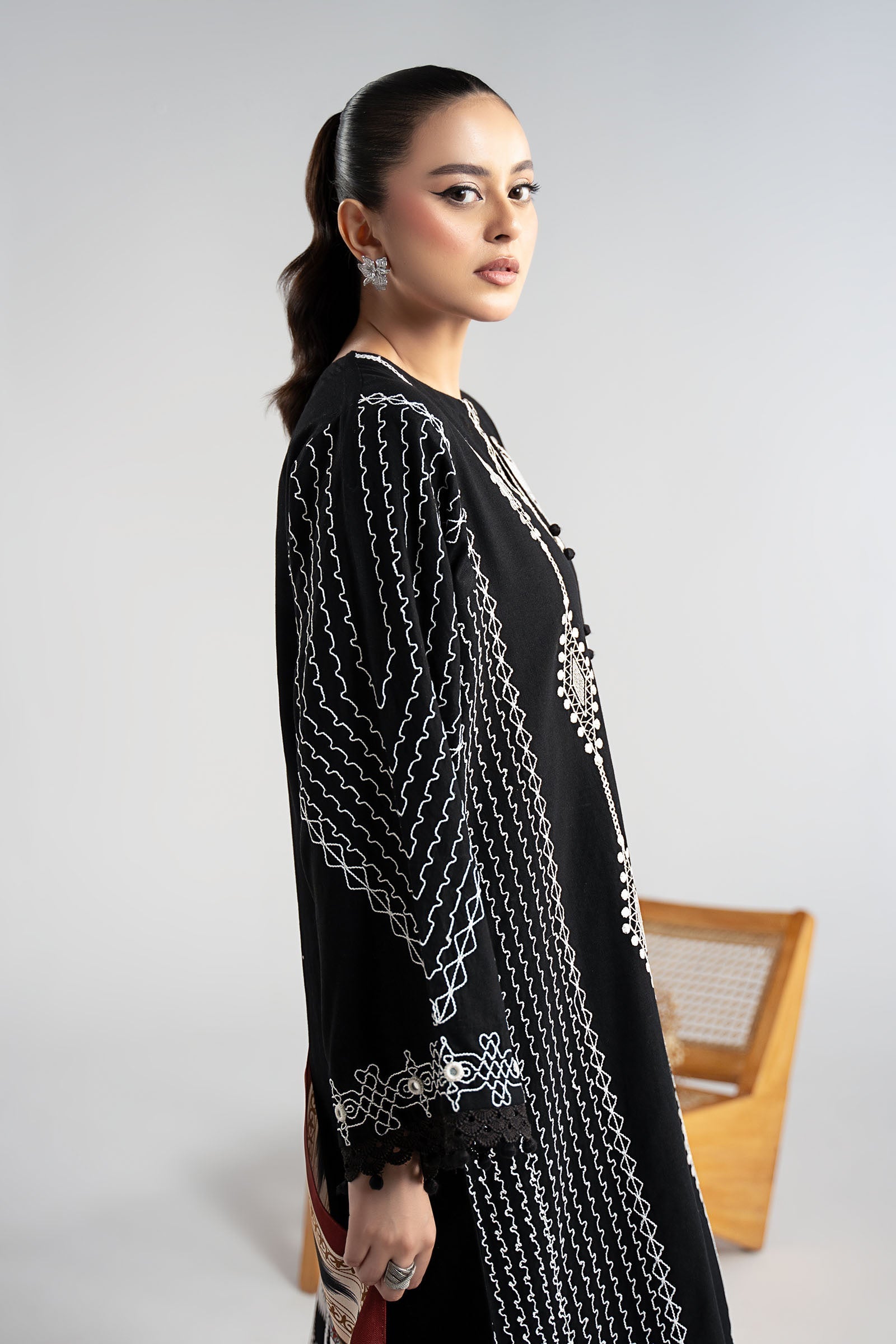 Maria B | Luxury Winter Pret 25 | DW-W25-51-Black