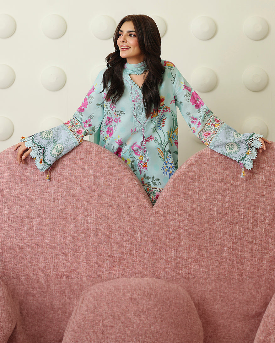 Roheenaz | Petals in Print | Delft Bloom