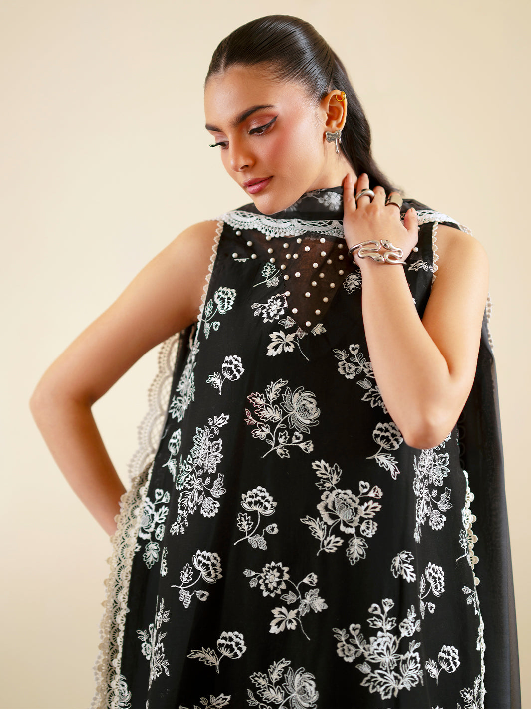 Mahnur | Ember Lawn 26 | EM-003