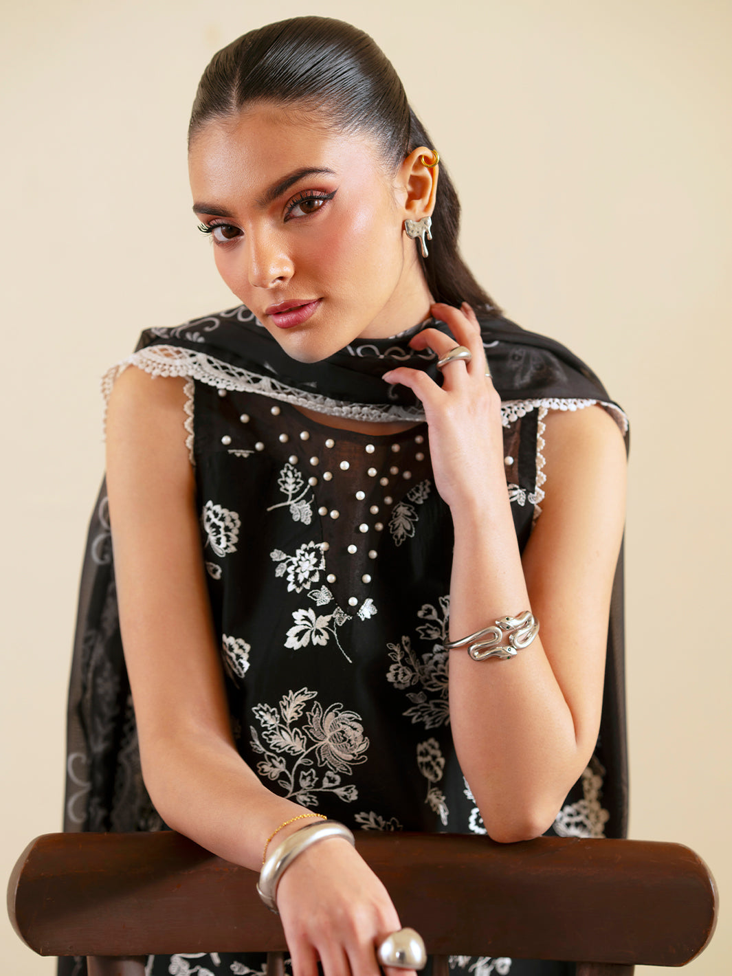 Mahnur | Ember Lawn 26 | EM-003