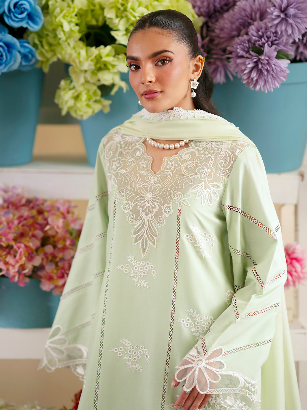 Mahnur | Ember Lawn 26 | EM-004