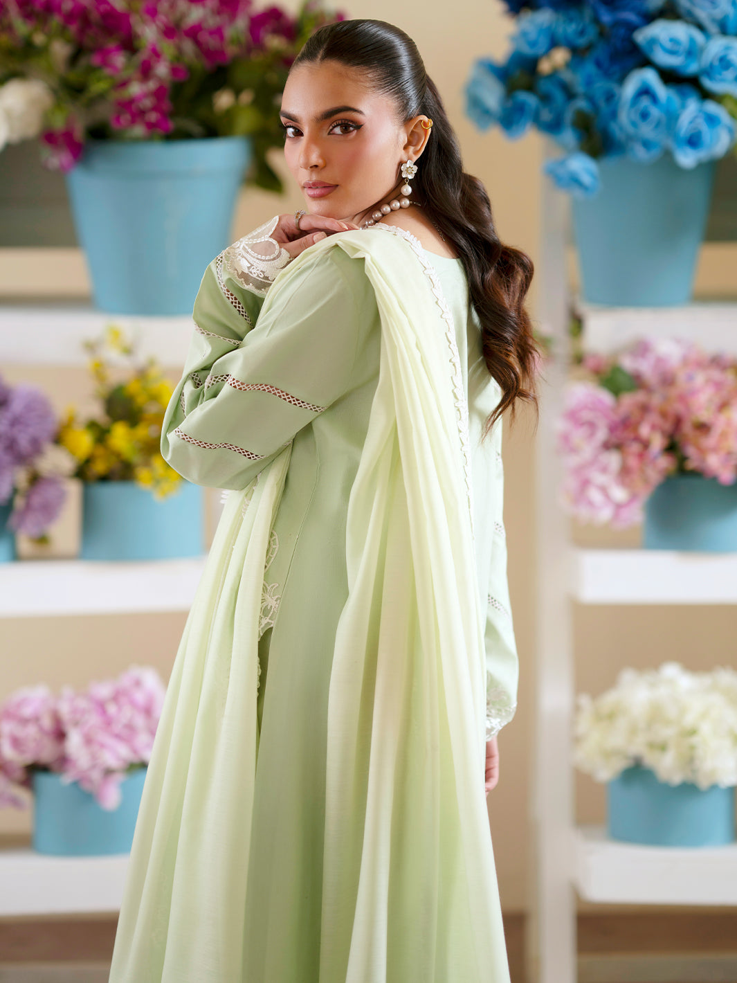 Mahnur | Ember Lawn 26 | EM-004