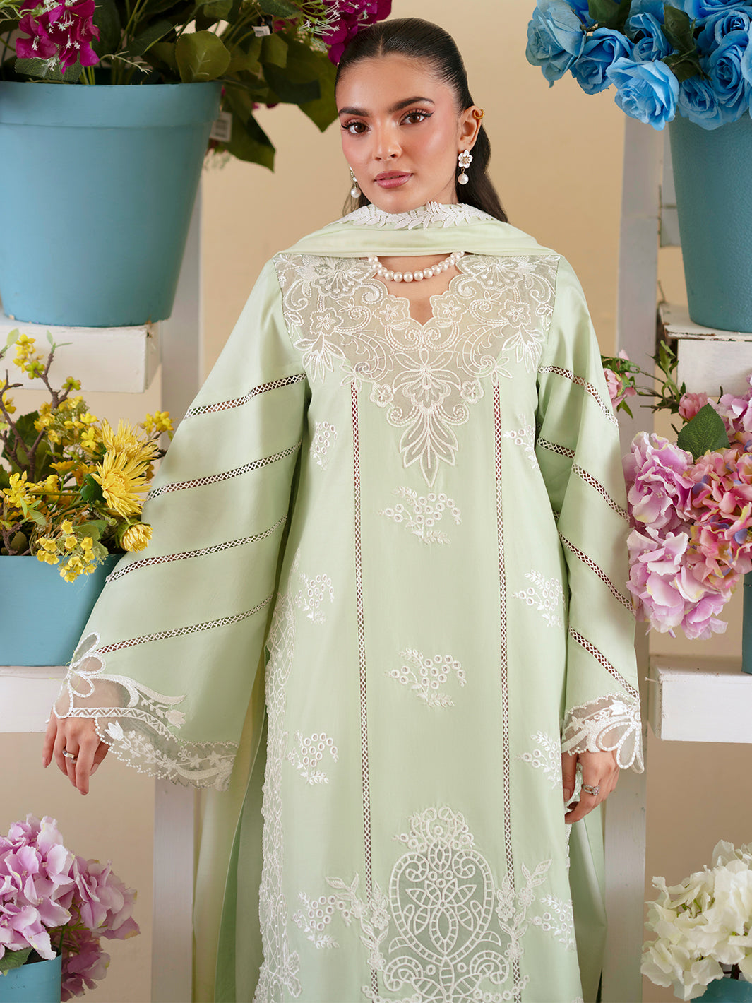 Mahnur | Ember Lawn 26 | EM-004