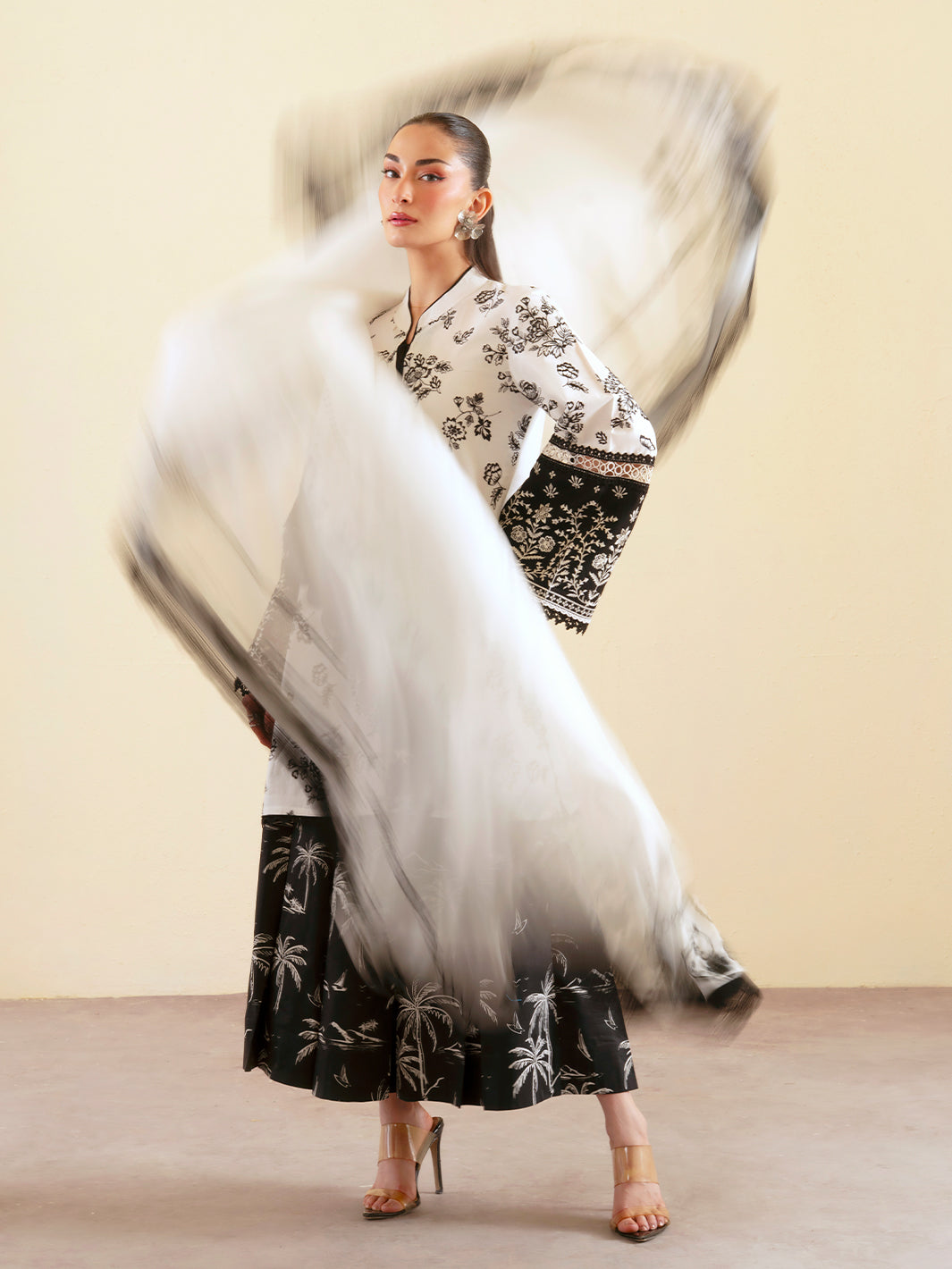 Mahnur | Ember Lawn 26 | EM-005