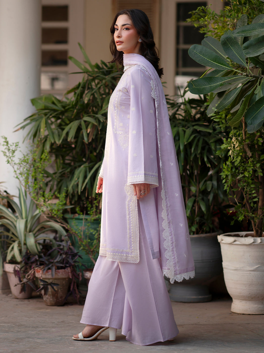 Mahnur | Ember Lawn 26 | EM-009