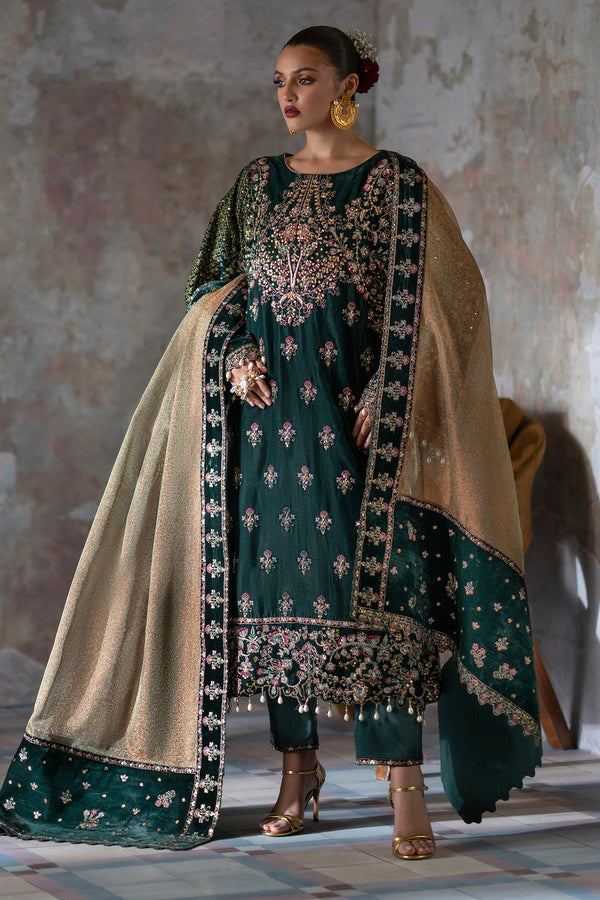 Emaan Adeel | Saanjh Velvet Collection 24 | Nisha