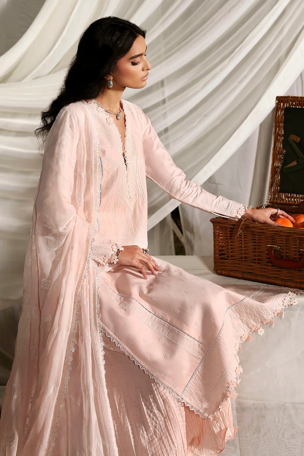 Gul Ahmed | Luxury Lawn 26 | KD-62002