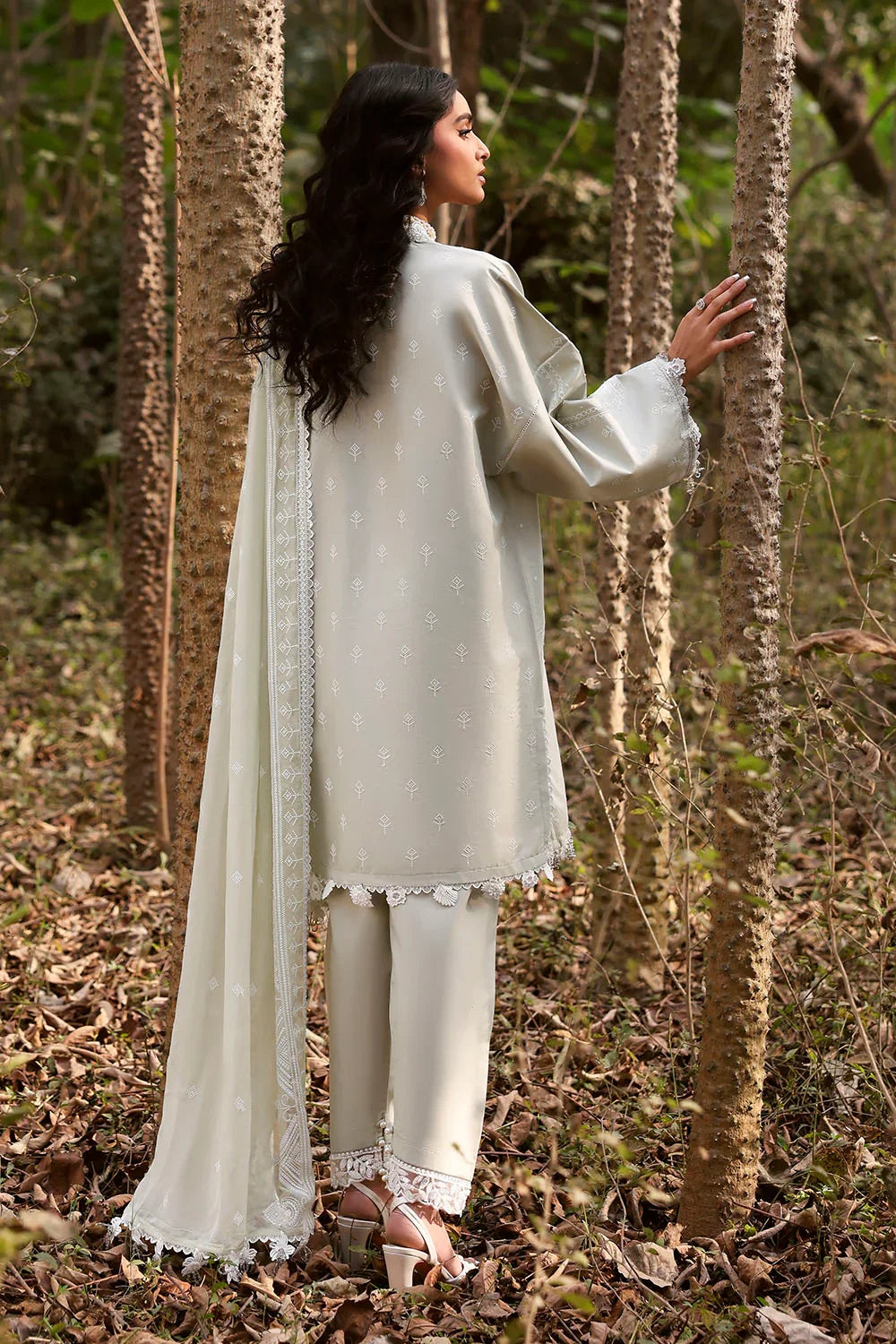 Gul Ahmed | Luxury Lawn 26 | KD-62004