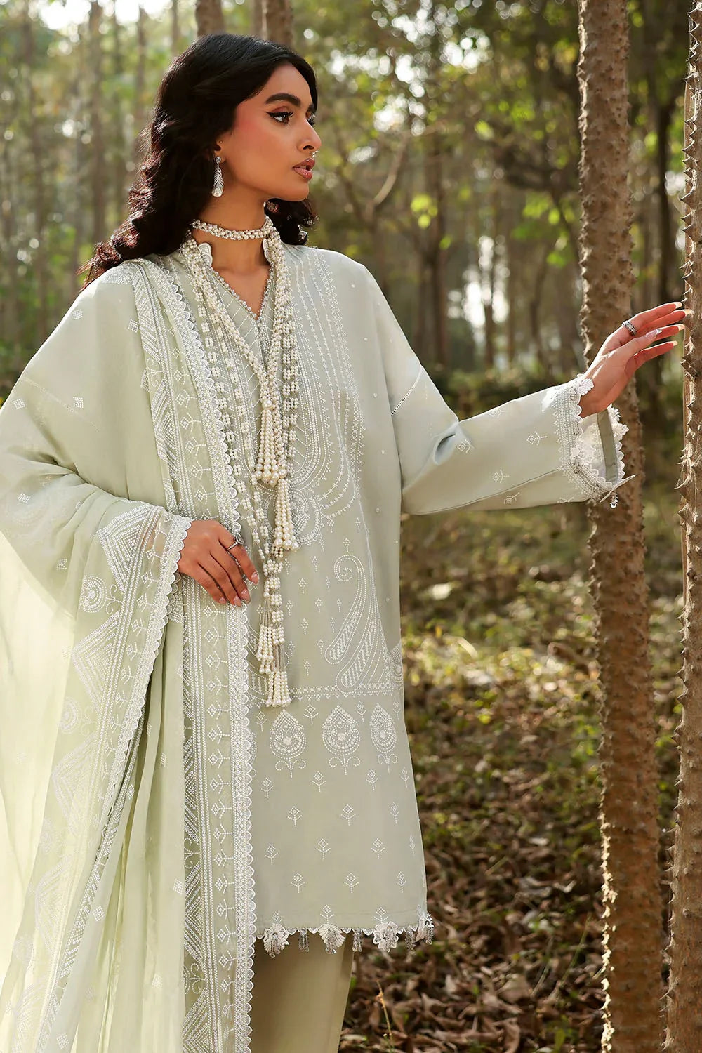 Gul Ahmed | Luxury Lawn 26 | KD-62004