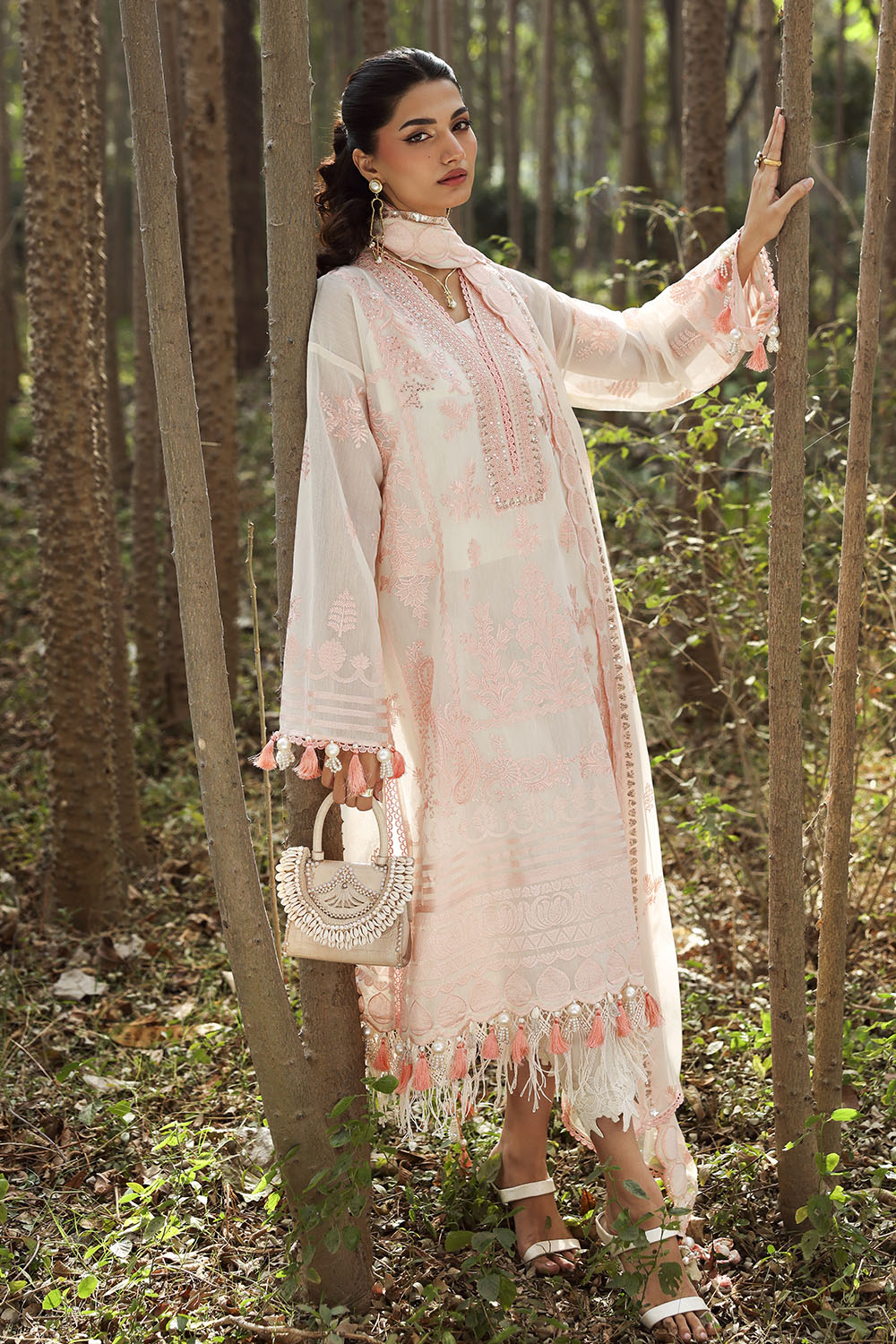Gul Ahmed | Luxury Lawn 26 | LE-62002