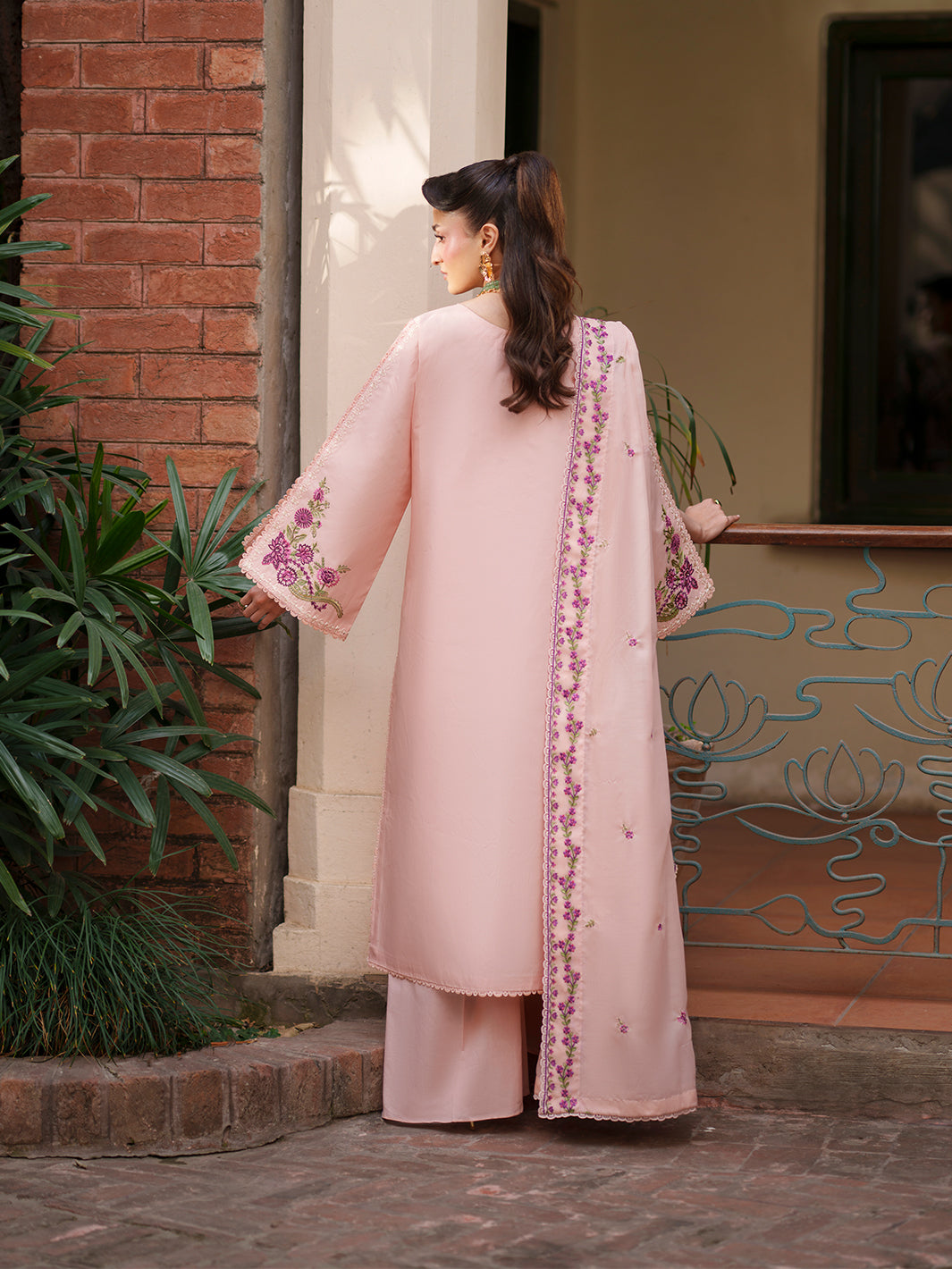 Mahnur | Fiona Lawn 26 | F-01
