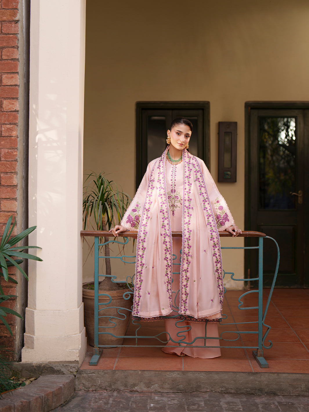 Mahnur | Fiona Lawn 26 | F-01