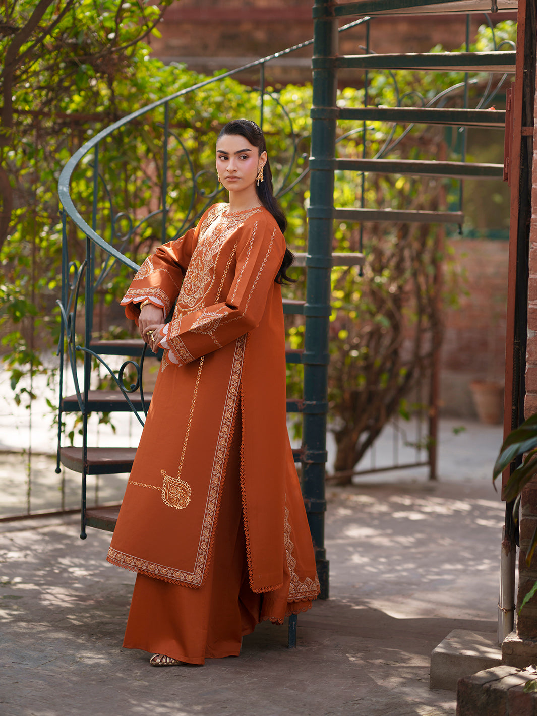 Mahnur | Fiona Lawn 26 | F-02