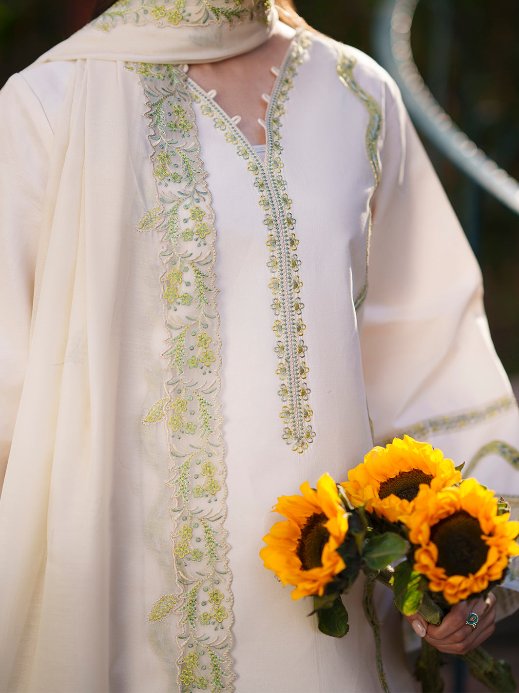 Mahnur | Fiona Lawn 26 | F-03