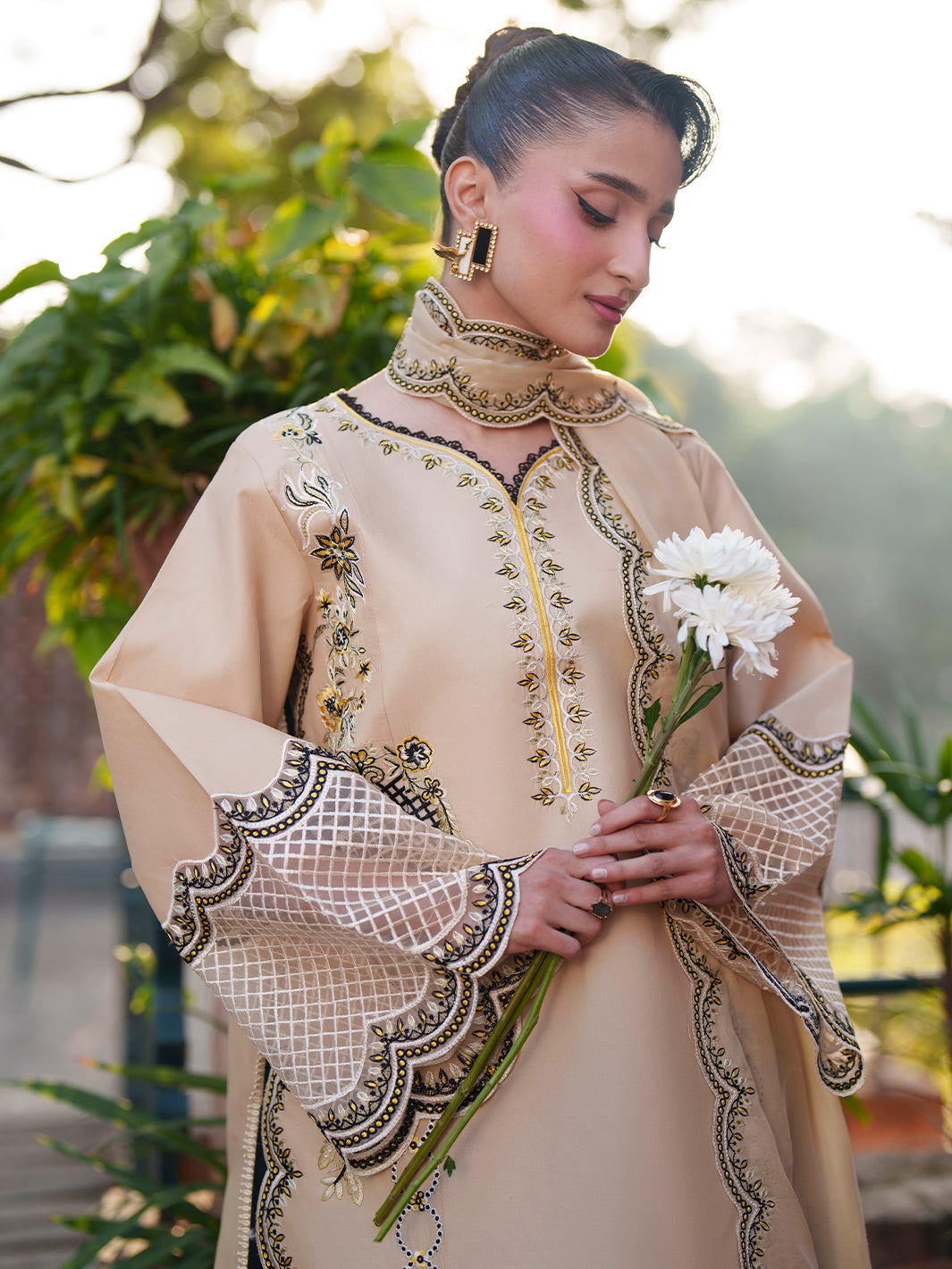 Mahnur | Fiona Lawn 26 | F-04
