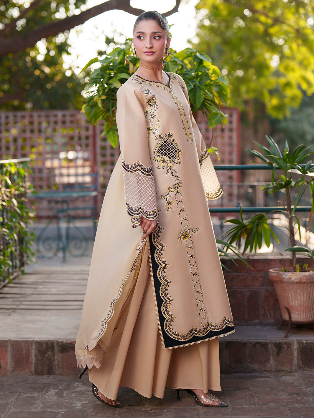 Mahnur | Fiona Lawn 26 | F-04