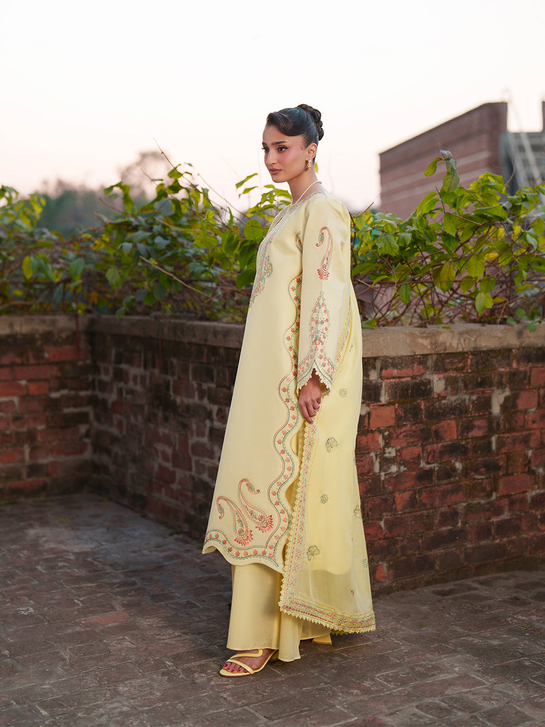 Mahnur | Fiona Lawn 26 | F-05