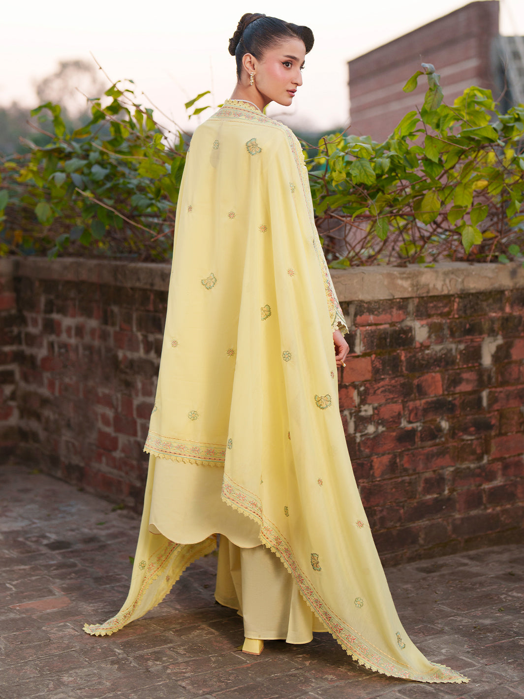 Mahnur | Fiona Lawn 26 | F-05