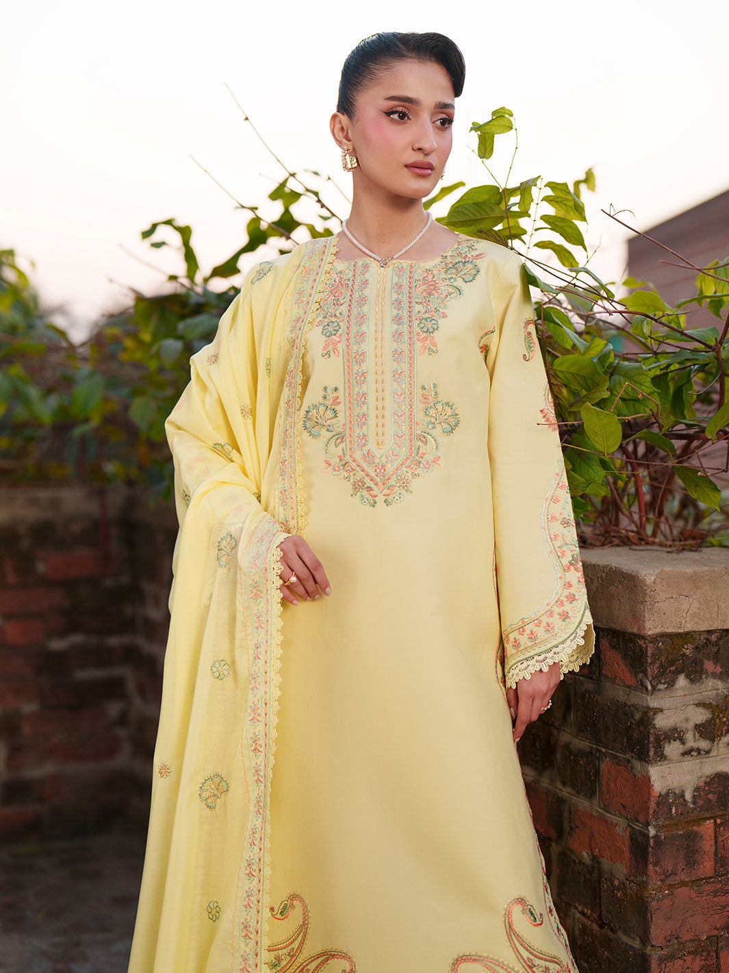 Mahnur | Fiona Lawn 26 | F-05