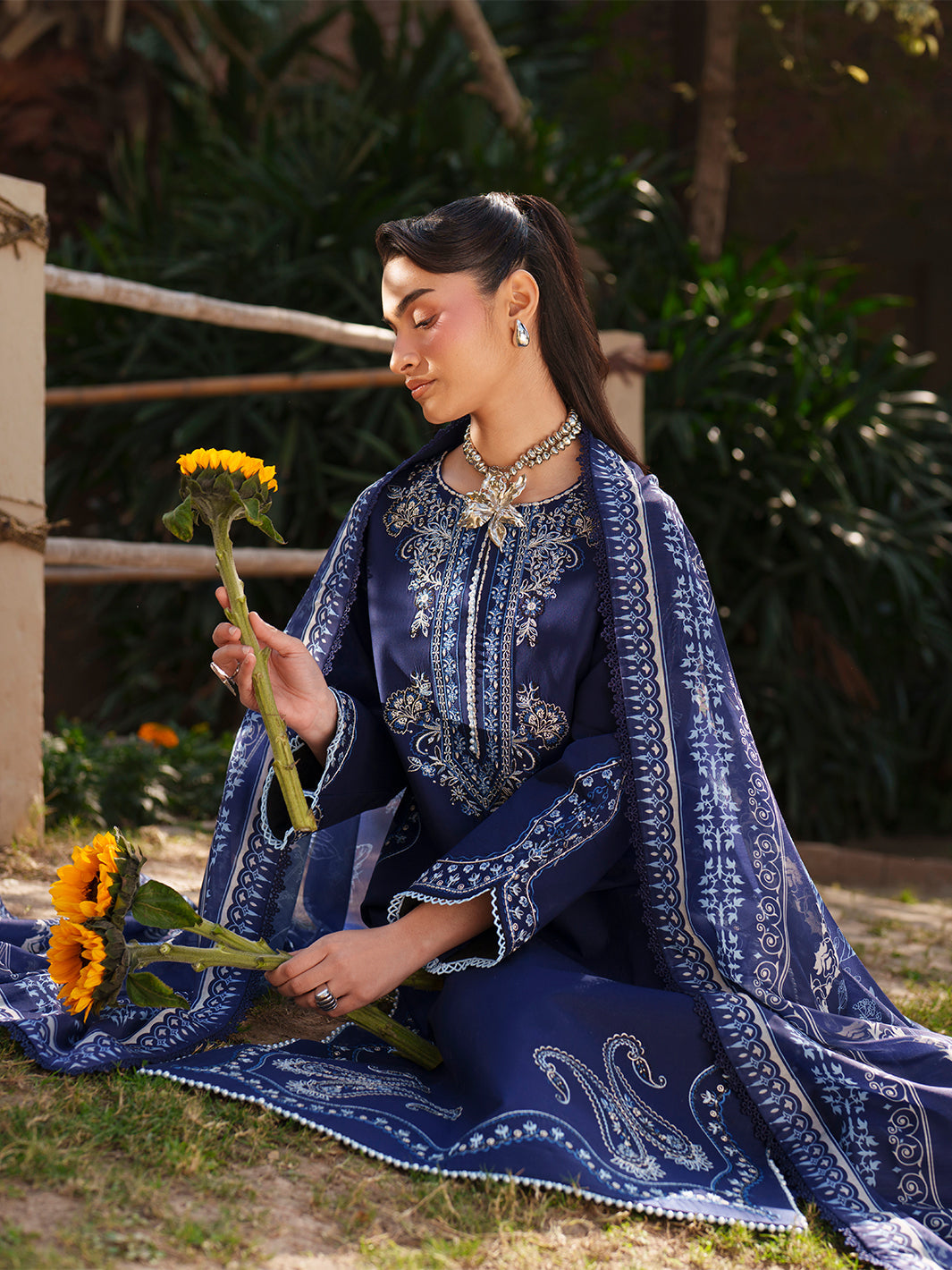 Mahnur | Fiona Lawn 26 | F-06