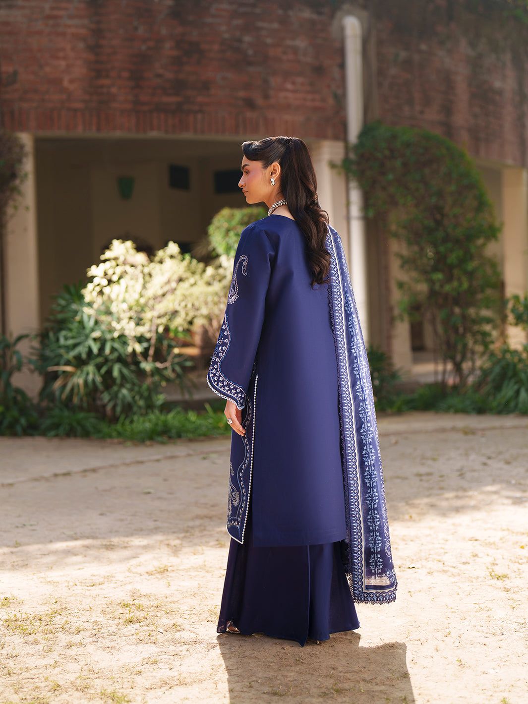 Mahnur | Fiona Lawn 26 | F-06
