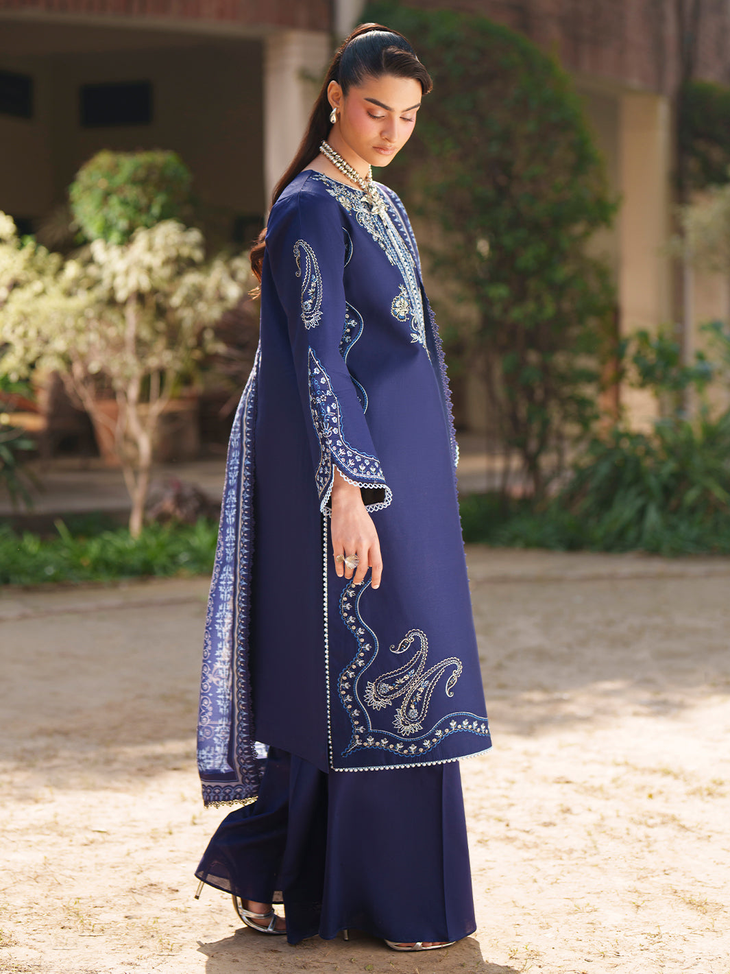 Mahnur | Fiona Lawn 26 | F-06