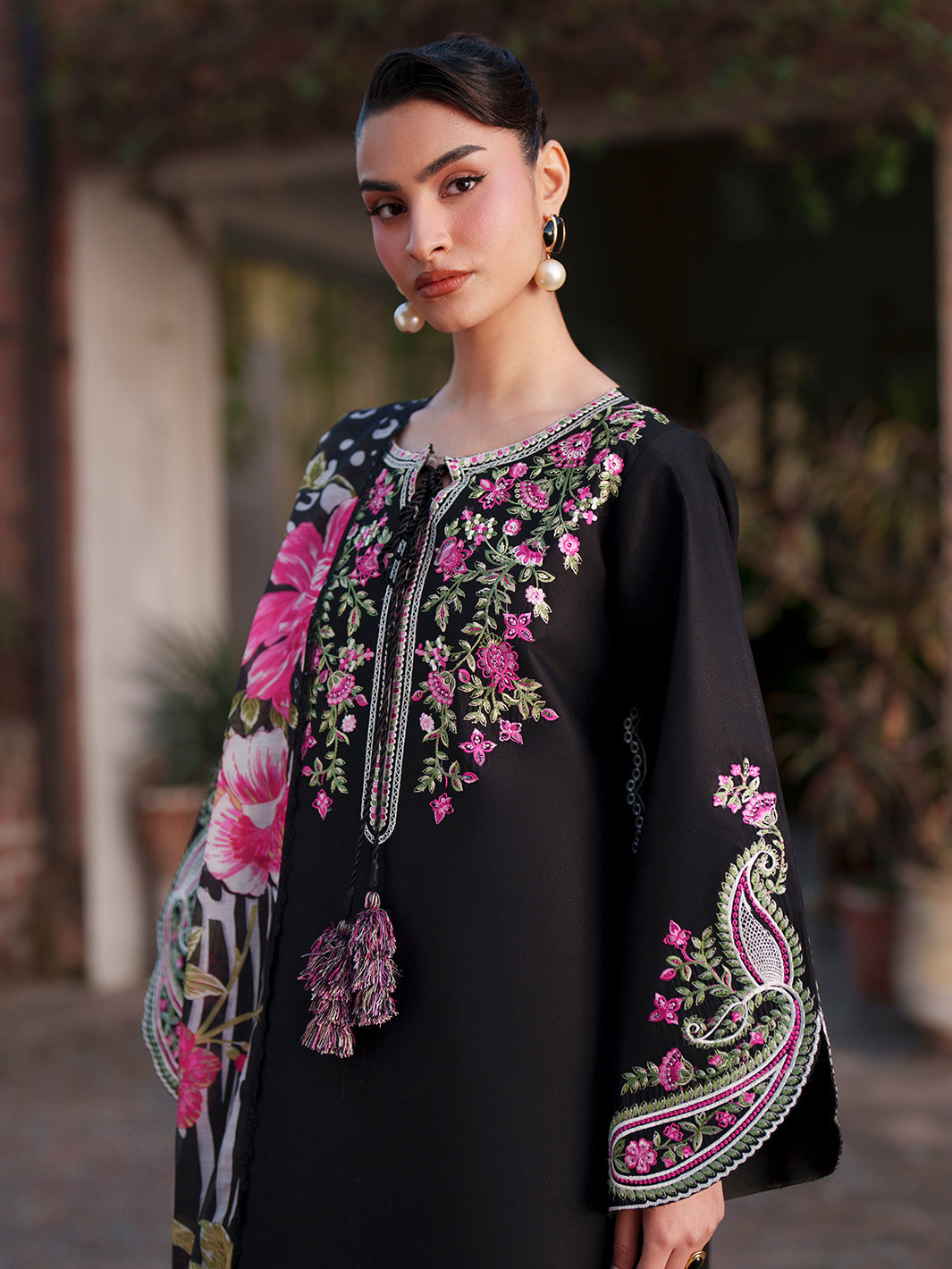 Mahnur | Fiona Lawn 26 | F-09